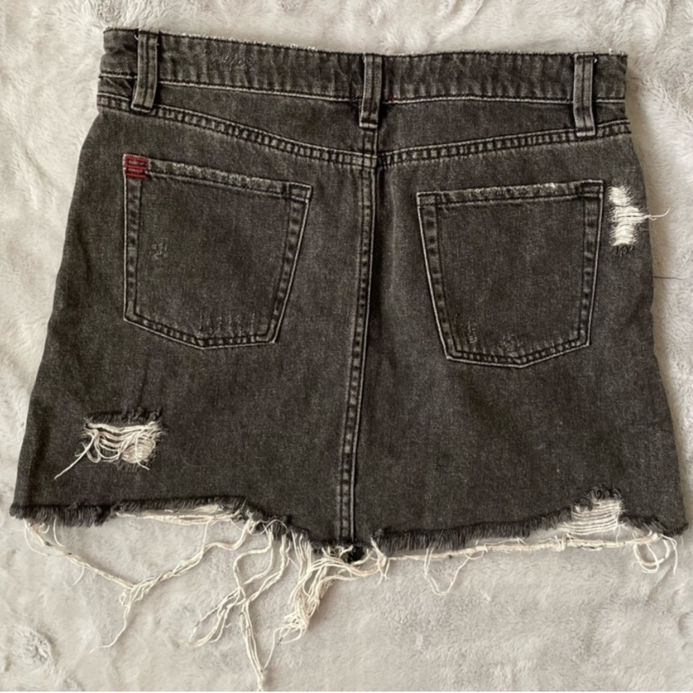 URBAN Outfitters BDG Gray Distressed Denim
Mini Skirt Medium - Picture 2 of 7